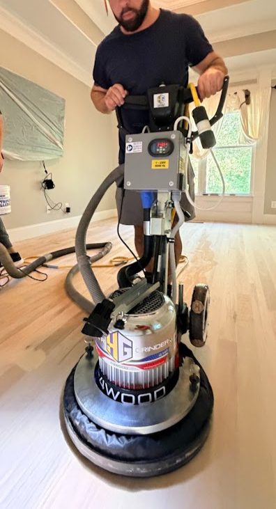 Dustless sanding equipment used for a hardwood floor screen and recoat