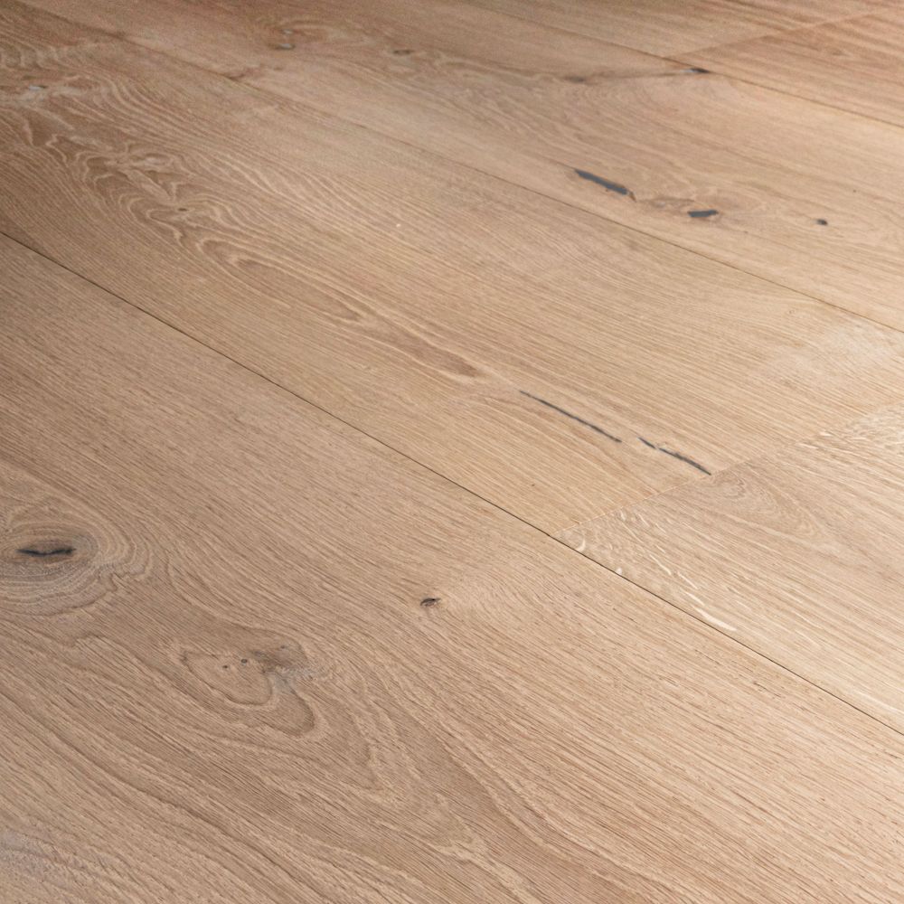 European French Oak Unfinished Oak 5/8" — Square Edge, 7 1/2 inch by 5/8 inch with 4mm wear layer