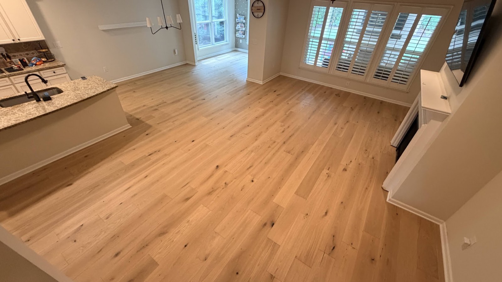 European French Oak - Sandy Beige 7 1/2" x 5/8" Prefinished